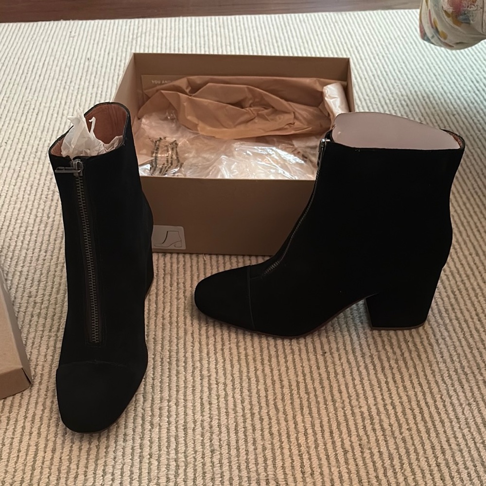 NWT Madewell Front Zip Suede Booties